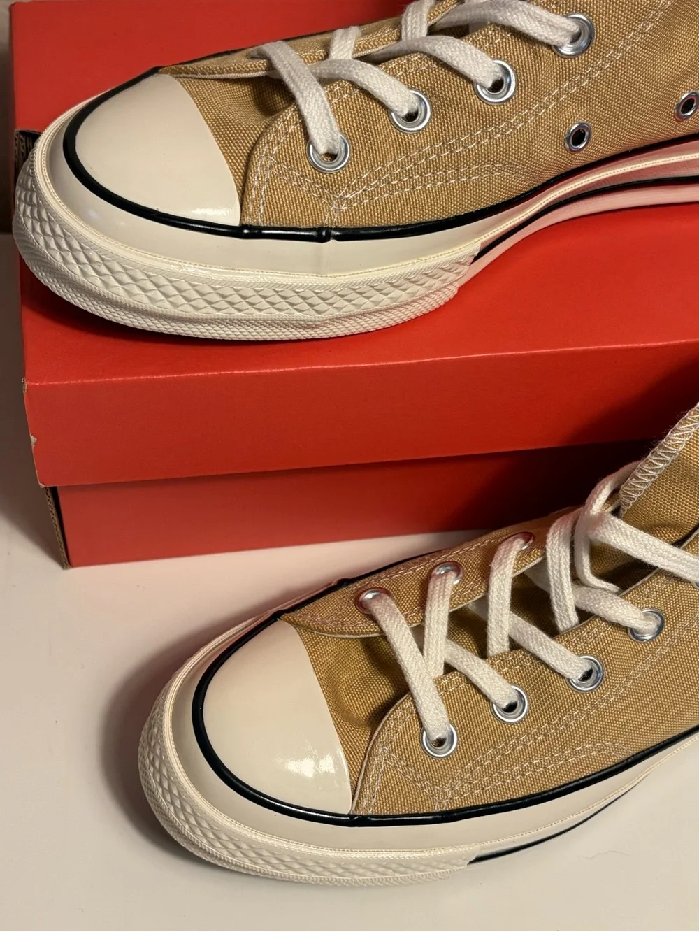 Converse item description